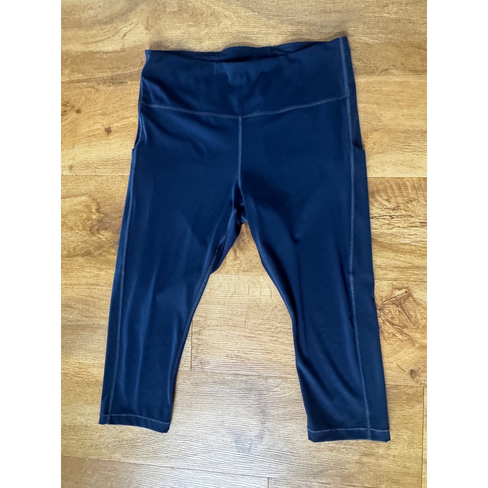 Athleta Ultimate Stash Pocket Capri Navy Blue Leggings Petite Large LP